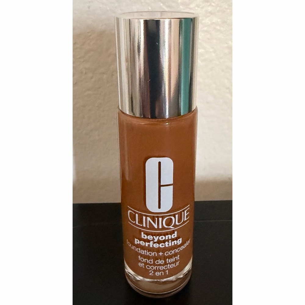 Clinique Beyond Perfecting Foundation - color 26 Amber